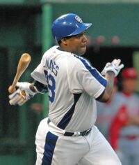 オマール・リナレス